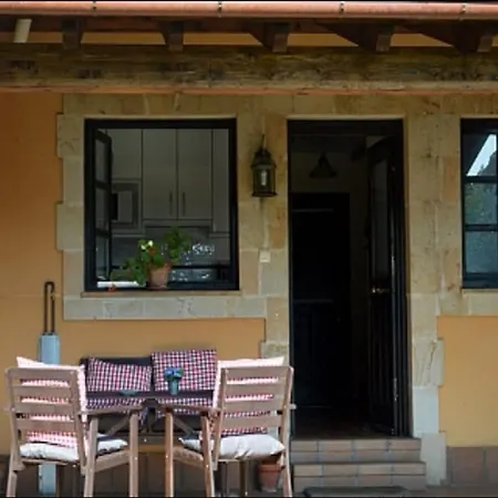 Mayorazgo De Altamira Marias סנטילנה דל מר