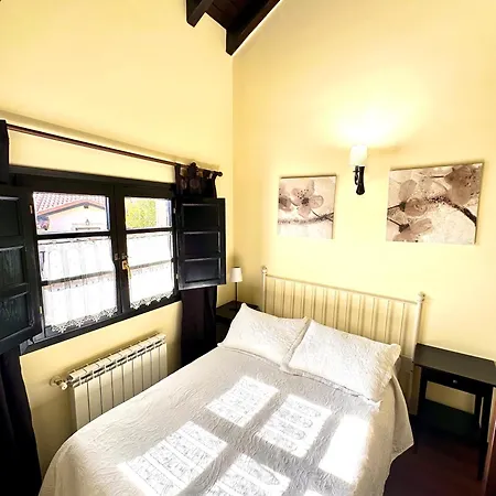 Mayorazgo De Altamira Marias * סנטילנה דל מר